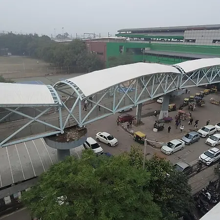 Hotel Moon Chanakyapuri Satya Niketan- Couple Friendly-3